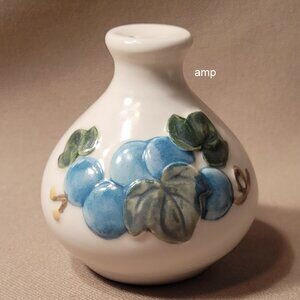 Metlox Sculptured Grape Matte Salt OR Pepper Shaker (2 holes / 3") EXCELLENT!